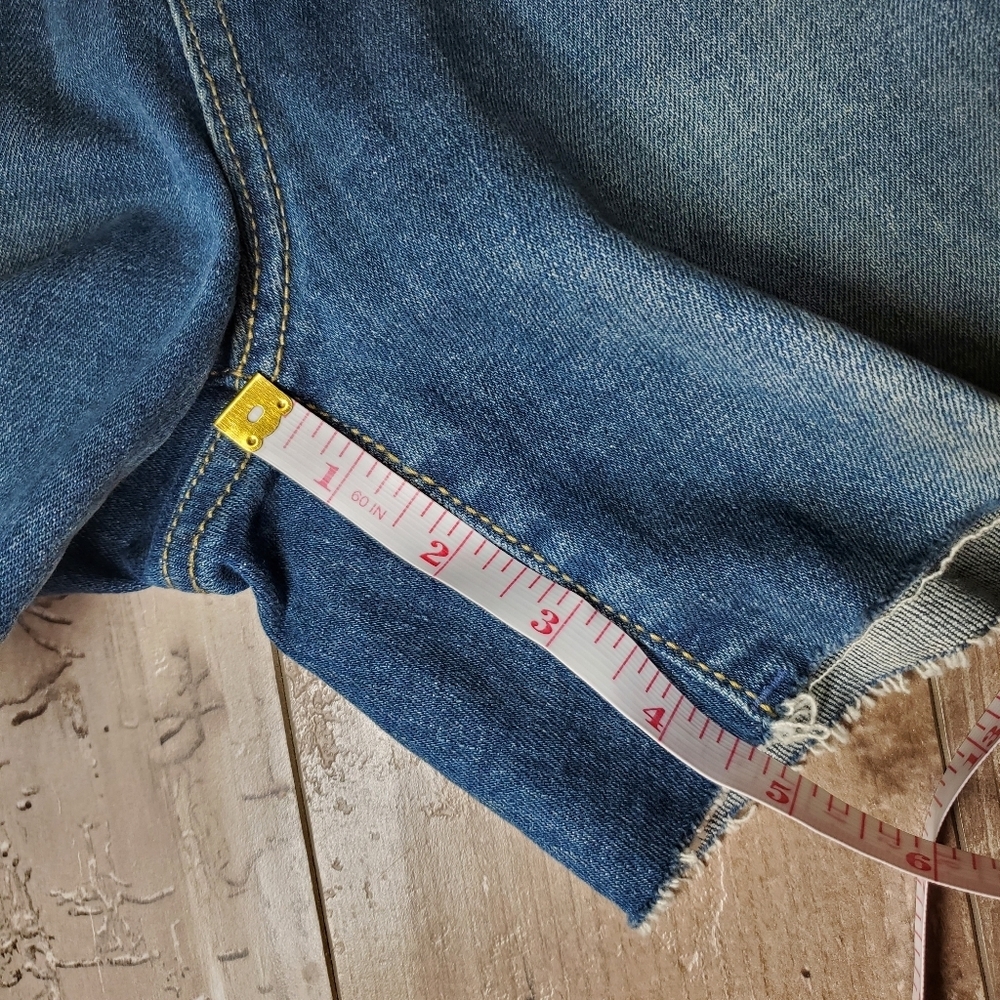 NWT Universal Thread Mid-Rise Boyfriend Shorts 5"… - image 6